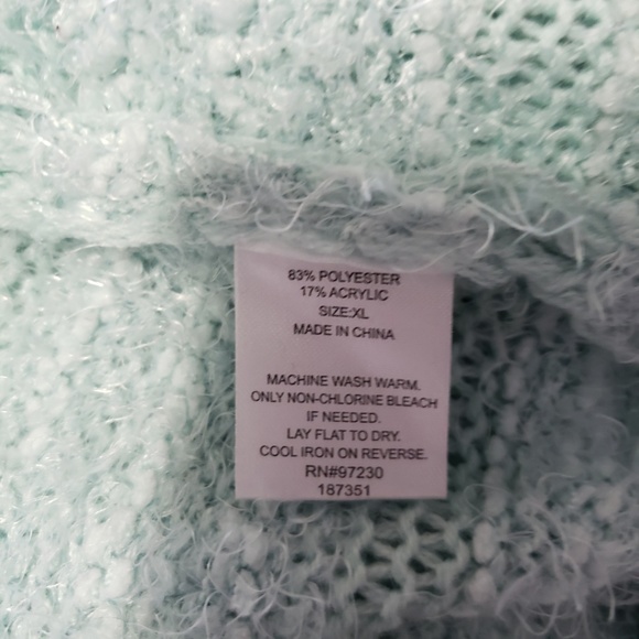 *SOLD*  Almost Famous Mint Fuzzy Hooded Sweater XL - Picture 5 of 8